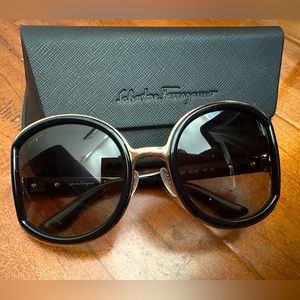 NEW Salvatore Ferragamo sunglasses with case
